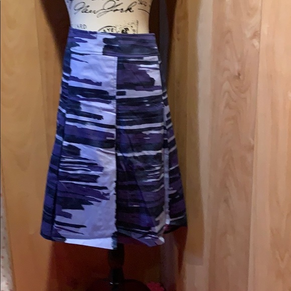 Gorgeous purples and blues pleated skirt - Picture 2 of 6